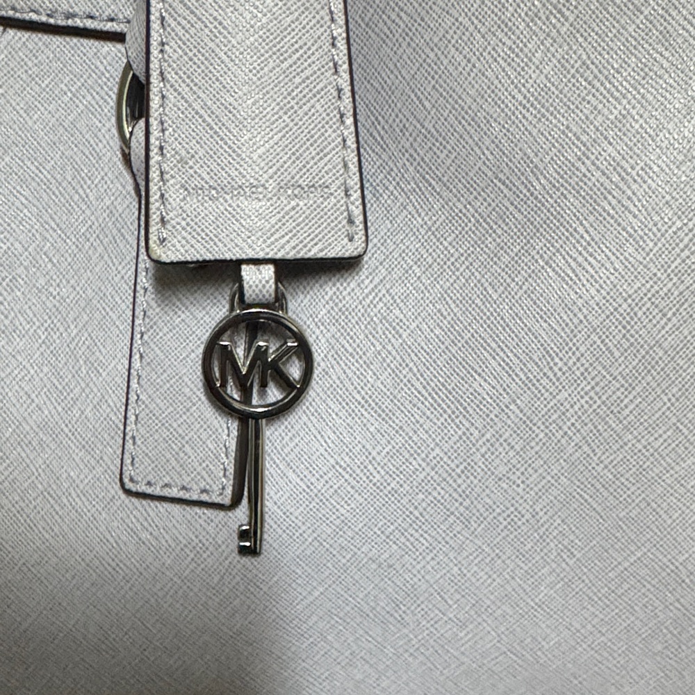 Michael Kors Lavender Saffiano Satchel with Silver MK Padlock - Picture 5 of 16